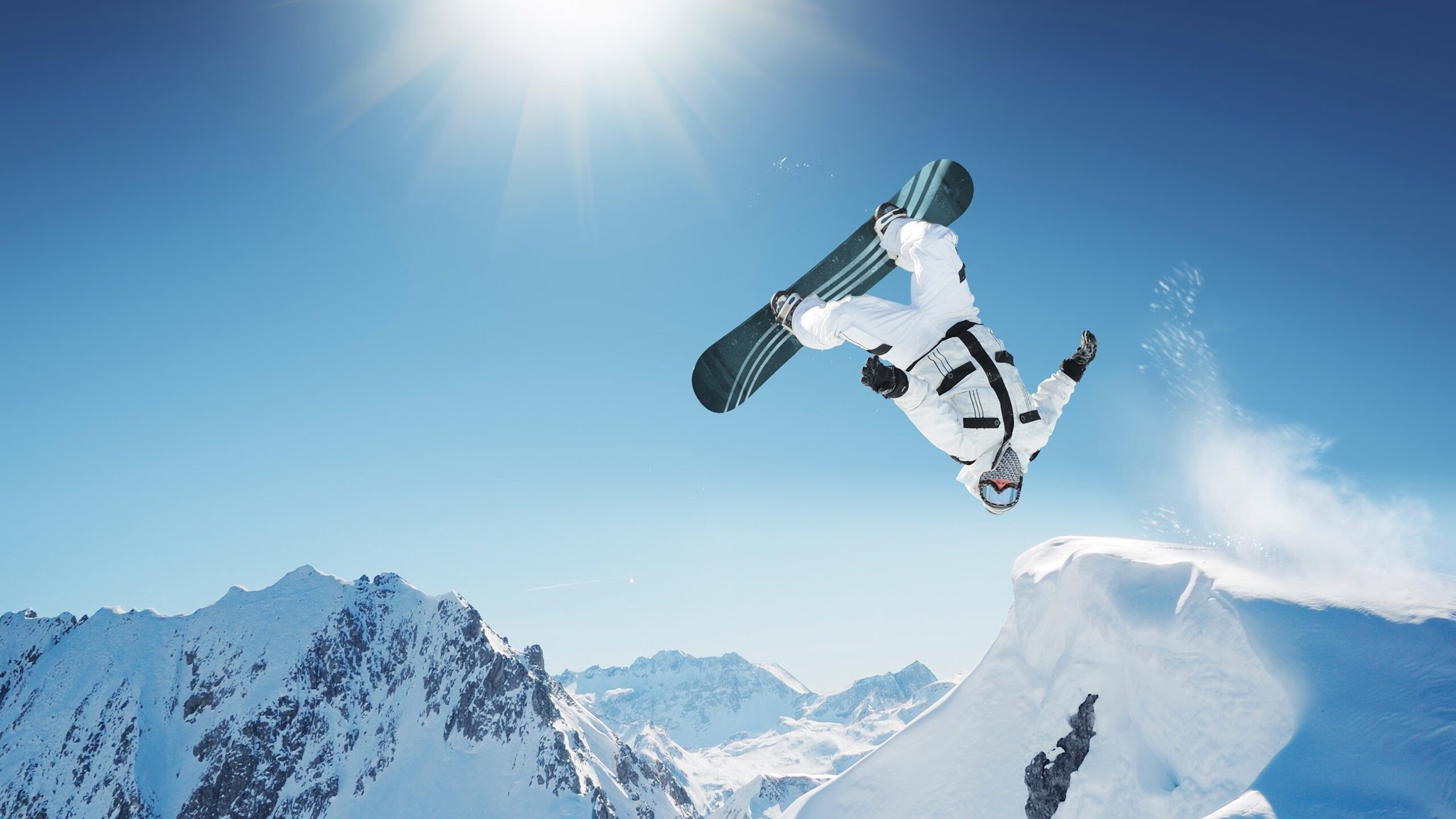 新西兰全黑队的快速进攻与灵活反击形成威胁，新西兰全黑队队员介绍